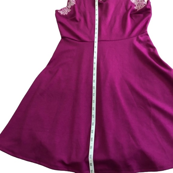 Francesca’s‎ Mi Ami Purple/White Embroidered Sleeveless Skater Dress. Size Med. - Picture 14 of 16